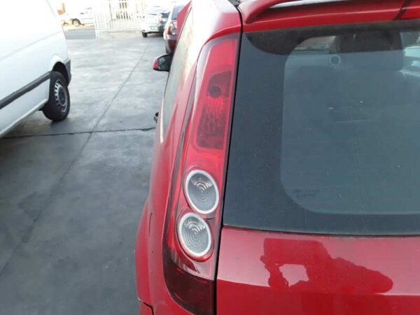 PILOTO TRASERO IZQUIERDO FORD FIESTA