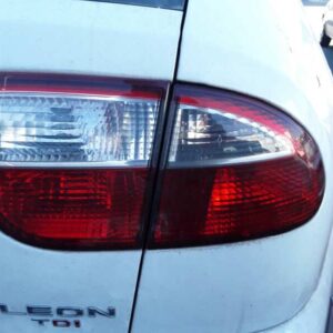PILOTO TRASERO DERECHO SEAT LEON