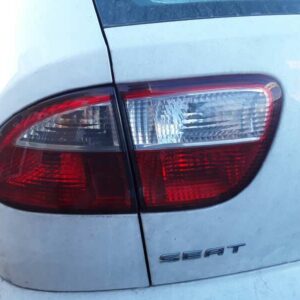 PILOTO TRASERO IZQUIERDO SEAT LEON