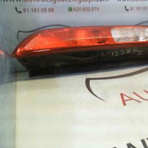 PILOTO TRASERO IZQUIERDO FORD FOCUS BERLINA