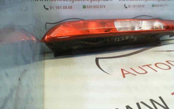 PILOTO TRASERO IZQUIERDO FORD FOCUS BERLINA