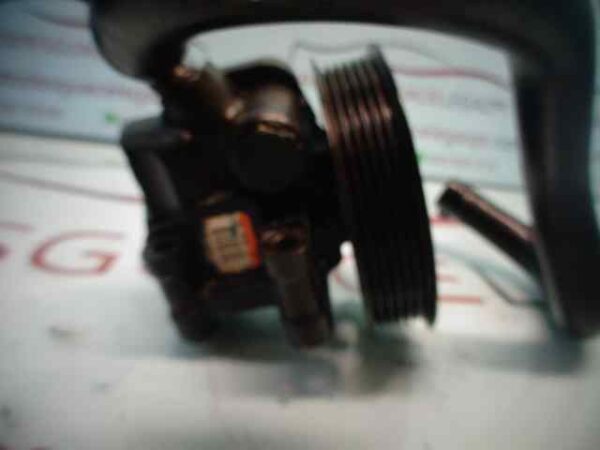 BOMBA DIRECCION FORD FOCUS BERLINA