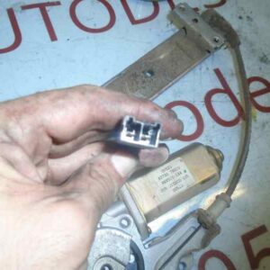 ELEVALUNAS DELANTERO DERECHO NISSAN TERRANO