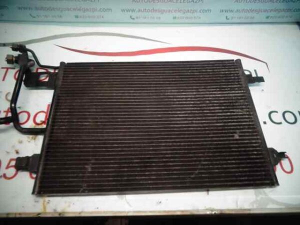 CONDENSADOR / RADIADOR  AIRE ACONDICIONADO VOLKSWAGEN PASSAT BERLINA