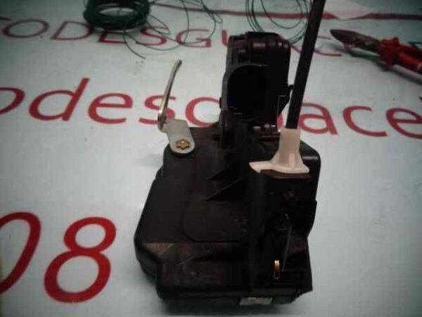 CERRADURA PUERTA DELANTERA DERECHA BMW SERIE 3 BERLINA