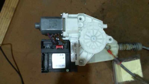 ELEVALUNAS DELANTERO DERECHO AUDI A3