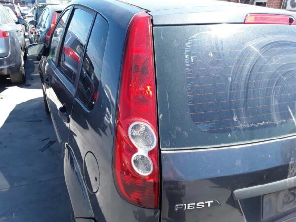 PILOTO TRASERO IZQUIERDO FORD FIESTA