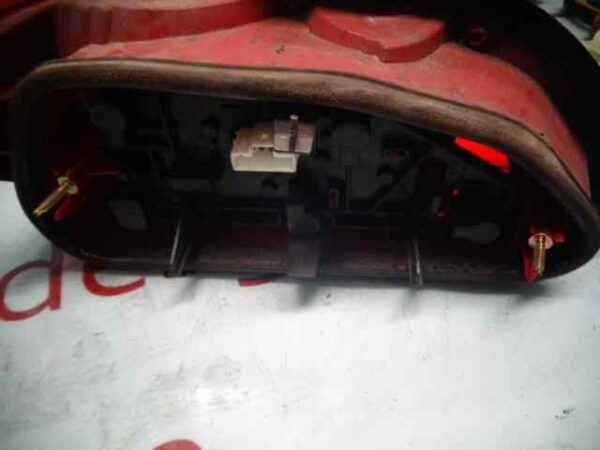 PILOTO TRASERO DERECHO PEUGEOT 406 BERLINA