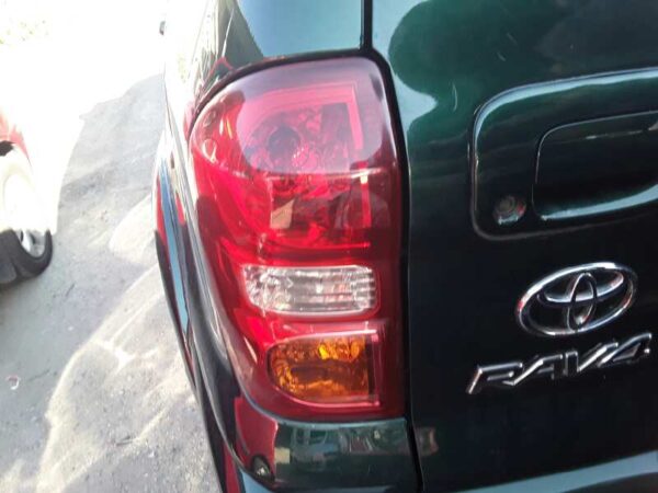 PILOTO TRASERO IZQUIERDO TOYOTA RAV 4