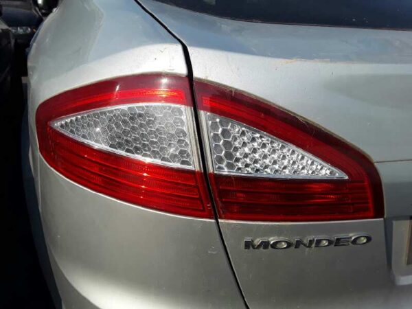 PILOTO TRASERO IZQUIERDO FORD MONDEO BER.