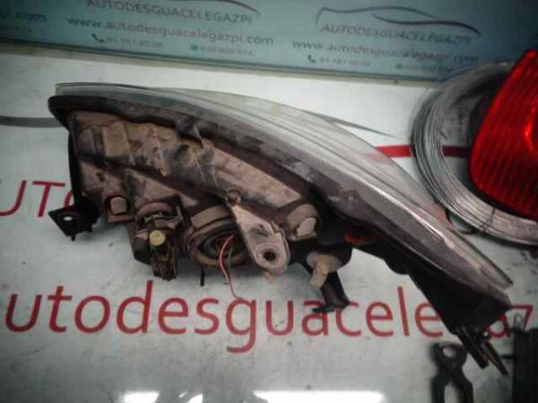 FARO DERECHO DACIA DOKKER