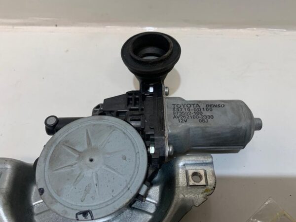ELEVALUNAS DELANTERO DERECHO TOYOTA AURIS