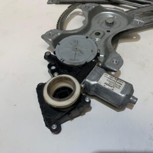 ELEVALUNAS DELANTERO IZQUIERDO TOYOTA AURIS