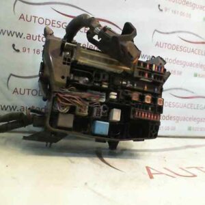 CAJA RELES / FUSIBLES TOYOTA AURIS