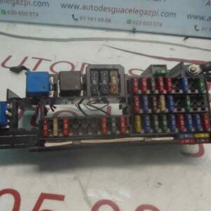 CAJA RELES / FUSIBLES MERCEDES CLASE A