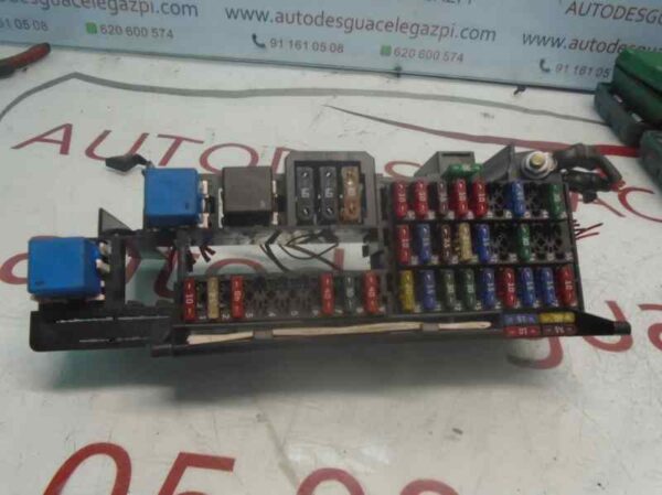 CAJA RELES / FUSIBLES MERCEDES CLASE A