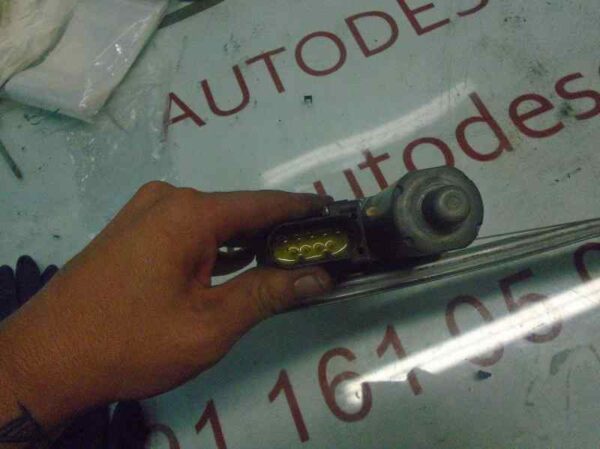 ELEVALUNAS DELANTERO DERECHO MERCEDES CLASE A
