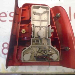PILOTO TRASERO DERECHO VOLKSWAGEN PASSAT BERLINA