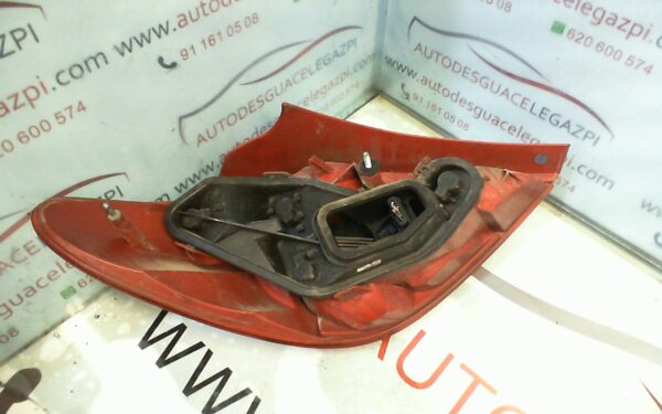 PILOTO TRASERO DERECHO PEUGEOT 207