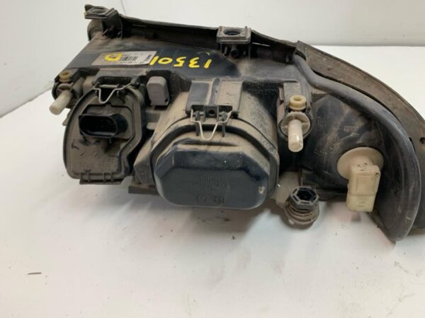 FARO DERECHO AUDI A4 BERLINA