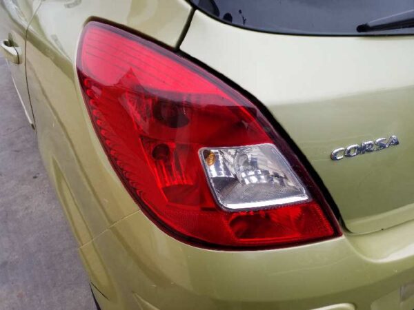 PILOTO TRASERO IZQUIERDO OPEL CORSA D