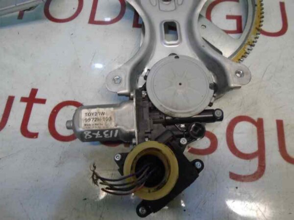 ELEVALUNAS DELANTERO DERECHO TOYOTA COROLLA VERSO