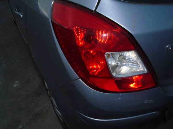 PILOTO TRASERO IZQUIERDO OPEL CORSA D