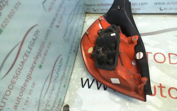 PILOTO TRASERO DERECHO RENAULT CLIO II FASE II