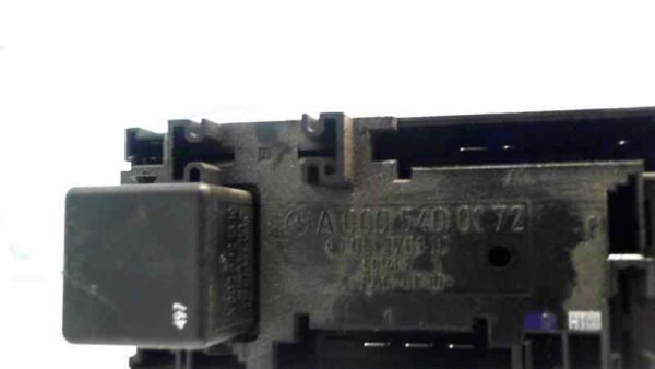 CAJA RELES / FUSIBLES MERCEDES CLASE E BERLINA DIESEL