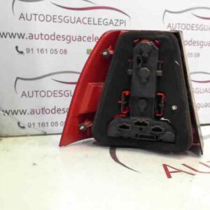 PILOTO TRASERO DERECHO VOLKSWAGEN BORA BERLINA