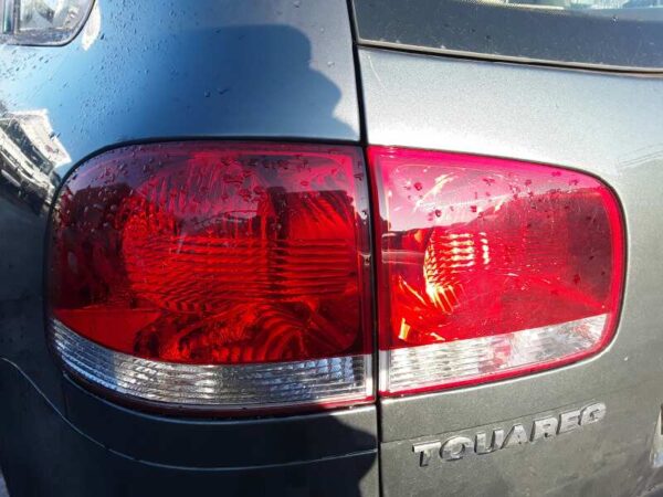 PILOTO TRASERO IZQUIERDO VOLKSWAGEN TOUAREG