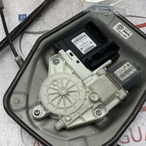 ELEVALUNAS DELANTERO DERECHO VOLKSWAGEN GOLF V BERLINA