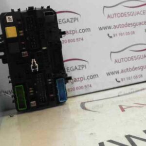CAJA RELES / FUSIBLES OPEL ASTRA H BERLINA