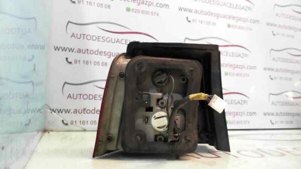 PILOTO TRASERO DERECHO KIA CARENS