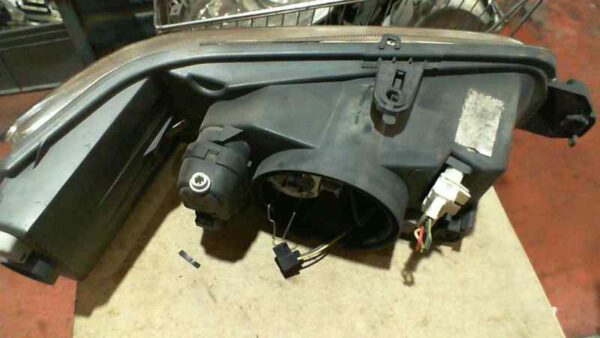 FARO IZQUIERDO PEUGEOT 306 BREAK