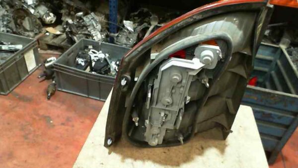 PILOTO TRASERO IZQUIERDO OPEL VECTRA C BERLINA
