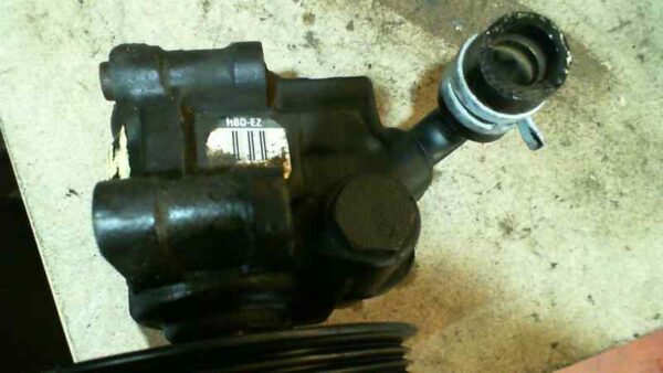 BOMBA DIRECCION FORD FIESTA BERLINA
