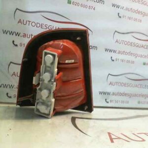 PILOTO TRASERO DERECHO SKODA OCTAVIA BERLINA