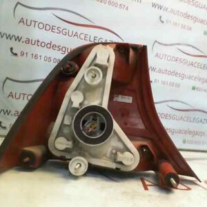 PILOTO TRASERO DERECHO FORD FOCUS BERLINA