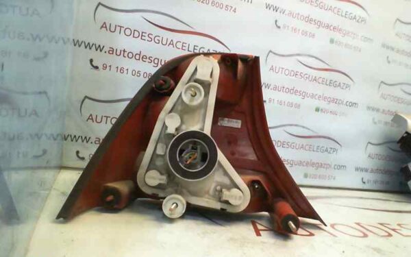 PILOTO TRASERO DERECHO FORD FOCUS BERLINA