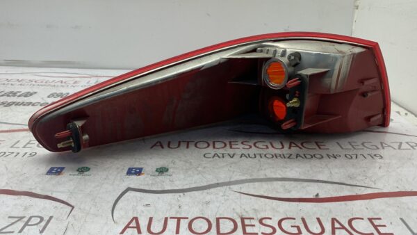 PILOTO TRASERO DERECHO PEUGEOT 607
