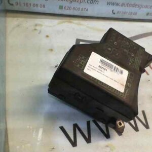 CAJA RELES / FUSIBLES MITSUBISHI CARISMA BERLINA 5
