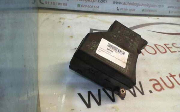 CAJA RELES / FUSIBLES MITSUBISHI CARISMA BERLINA 5