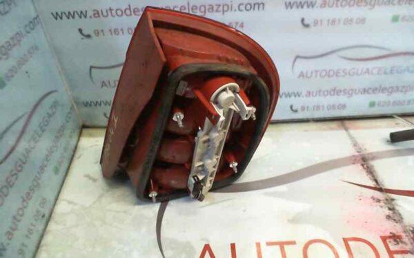 PILOTO TRASERO IZQUIERDO SKODA FABIA