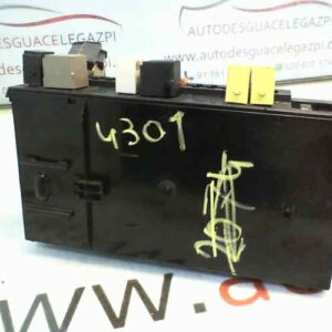 CAJA RELES / FUSIBLES MERCEDES CLASE C BERLINA