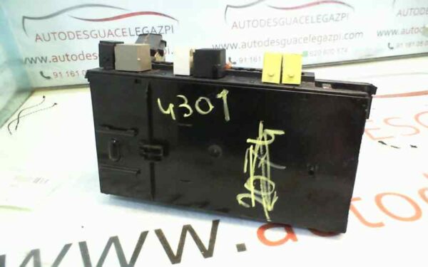 CAJA RELES / FUSIBLES MERCEDES CLASE C BERLINA