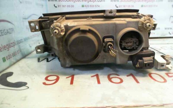 FARO DERECHO SKODA OCTAVIA BERLINA