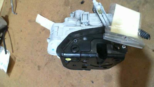 CERRADURA PUERTA TRASERA IZQUIERDA AUDI A4 BERLINA
