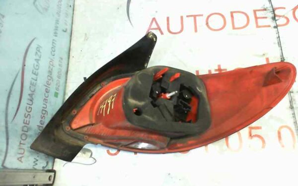 PILOTO TRASERO IZQUIERDO PEUGEOT 206+