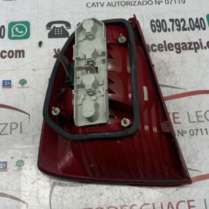 PILOTO TRASERO DERECHO SKODA SUPERB